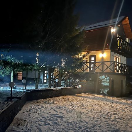 Hotel Panorama Karpat à Yablunytsya Extérieur photo