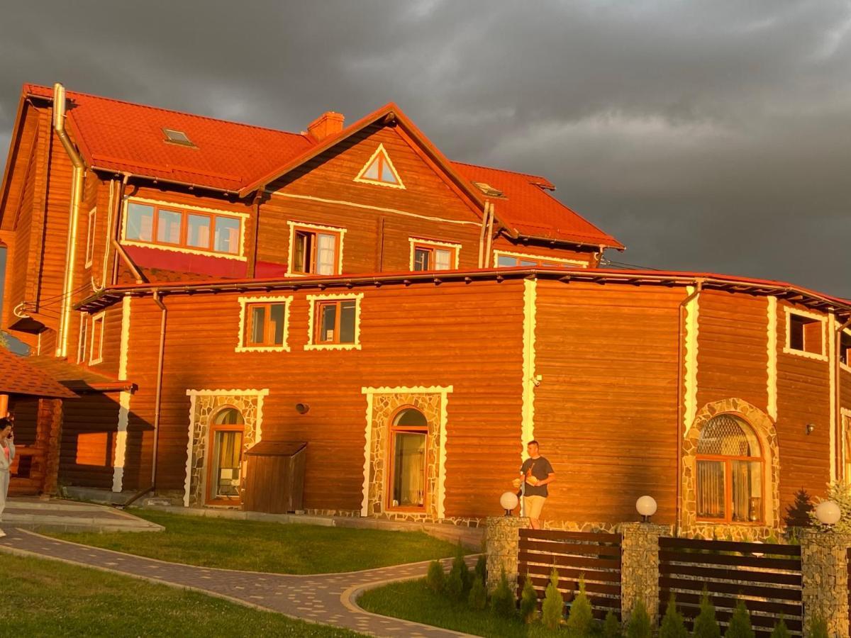 Hotel Panorama Karpat à Yablunytsya Extérieur photo