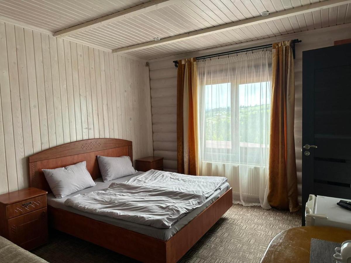 Hotel Panorama Karpat à Yablunytsya Extérieur photo