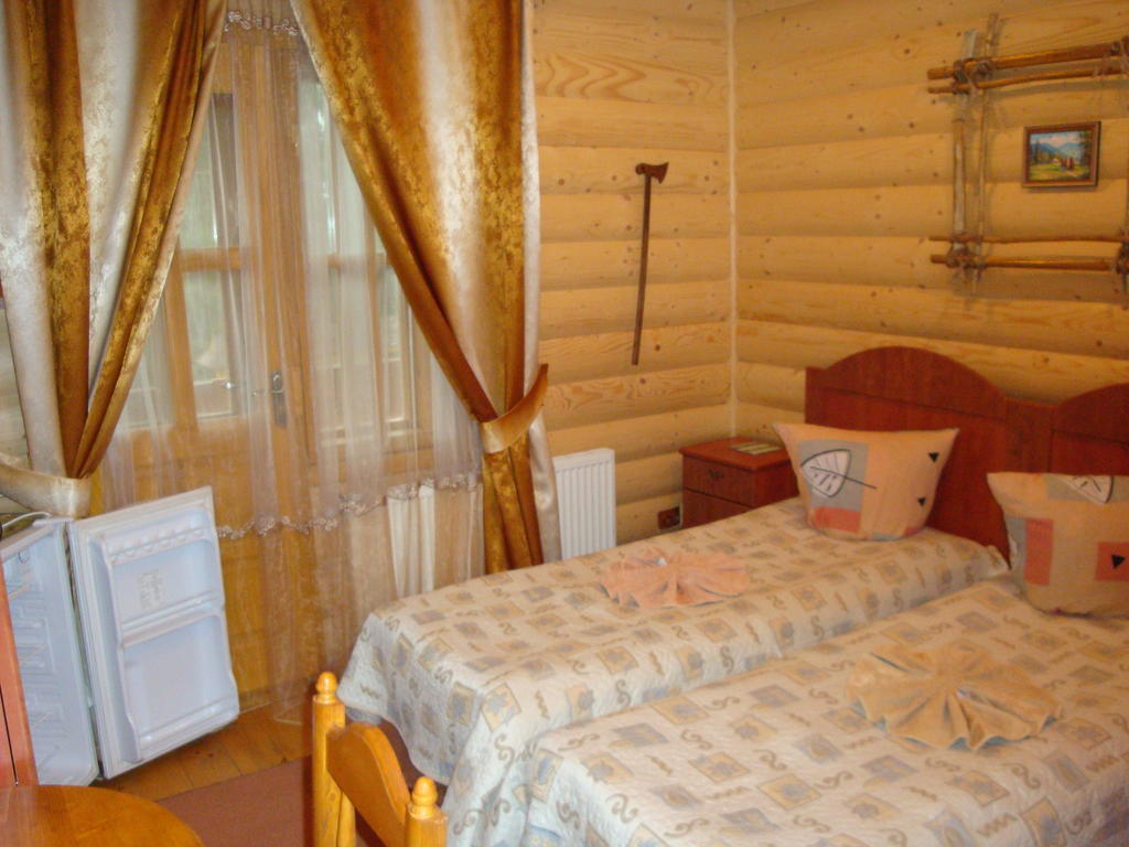 Hotel Panorama Karpat à Yablunytsya Extérieur photo