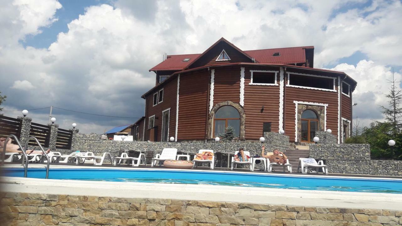 Hotel Panorama Karpat à Yablunytsya Extérieur photo